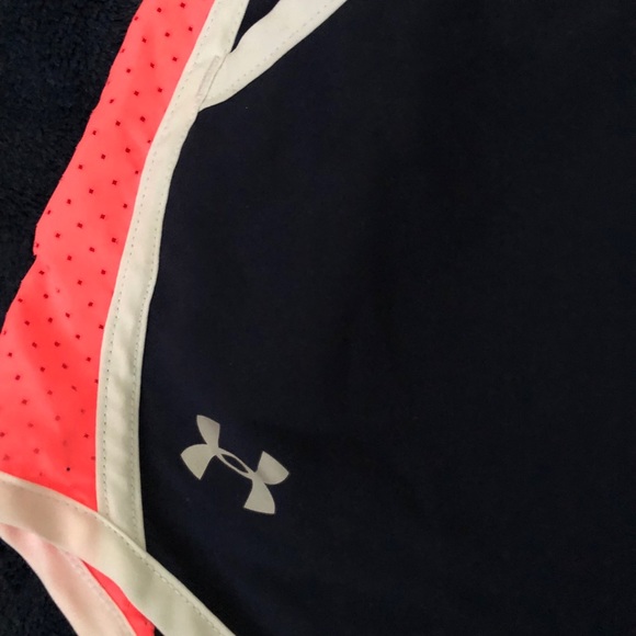 Under armour shorts size XS navy blue with pink - Picture 2 of 4